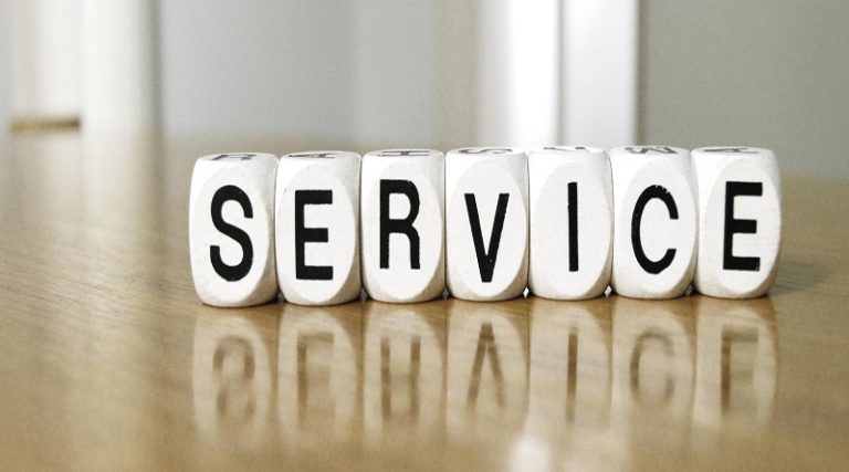 Tại sao tính vô hình của dịch vụ là một đặc điểm quan trọng?
